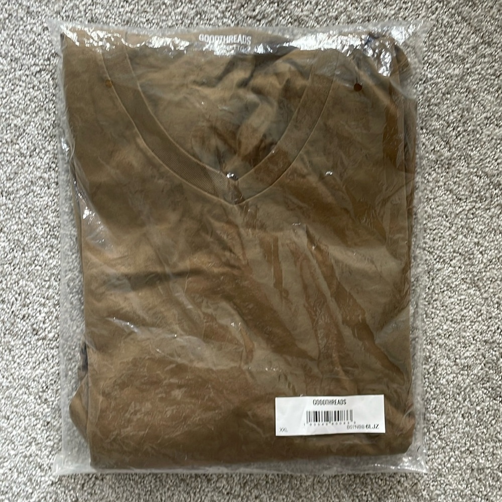 NWT GOODTHREADS MENS T SHIRT